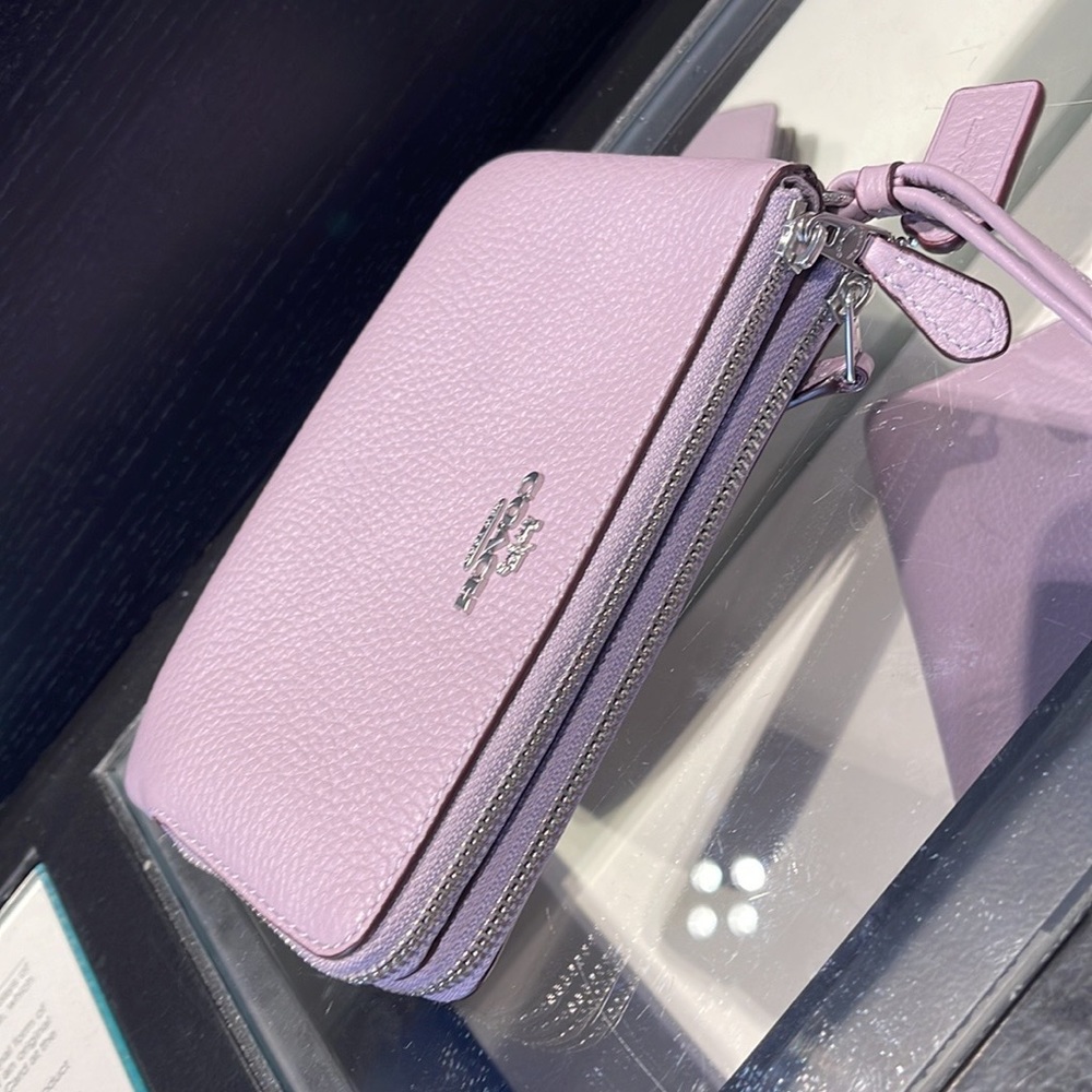 Coach Double Corner Zip Wristlet
SV/Soft Lilac - Picture 9 of 16